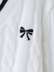 SHEIN 女款套頭針織毛衣，經典麻花編織V領修身長袖中厚度針織衫，黑色馬匹刺繡白色可愛正式風 - 白色 - 查看 6