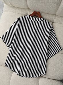 SHEIN Rosurelle 女士休闲V领无袖两用条纹针织背心，带前袋褶裥，优雅春夏上衣 - 黑與白 - 查看 2