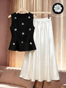 SHEIN Rosurelle Setelan Kasual Dua Potong Wanita: Atasan Camisole Berkerut dengan Detail Tanaman dan Rok Panjang - Hitam dan Putih - View 4