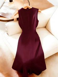SHEIN Rosurelle 新款时尚无袖收腰女式连衣裙 - 酒紅色 - 查看 2