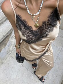 Franclia 女士优雅缎面亮面性感黑色蕾丝不对称吊带背心和裤子套装，轻盈闪亮上衣，适合奢华派对、度假、海滩、春夏穿着。 - 香檳色 - 查看 6