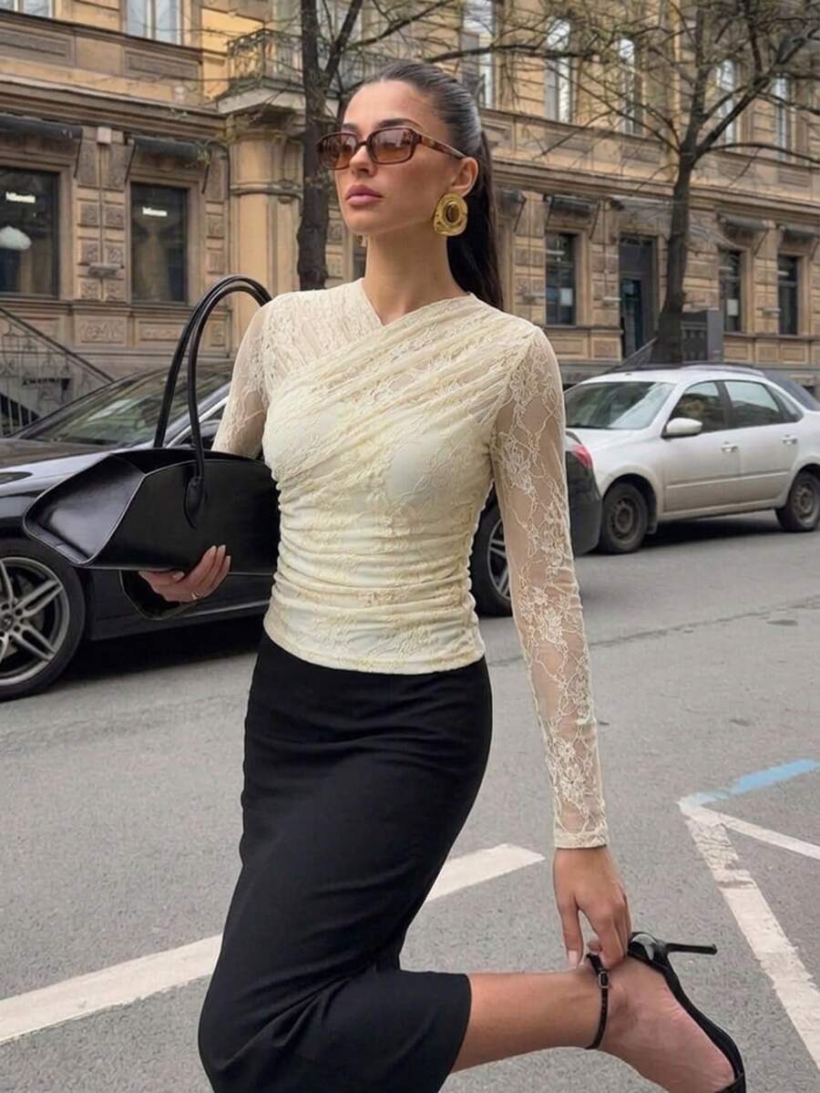 Firerie 女款優雅純色透視蕾絲交叉裹身T恤 - 鵝黃色 - 查看 1
