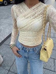 Firerie 女款優雅純色透視蕾絲交叉裹身T恤 - 鵝黃色 - 查看 5