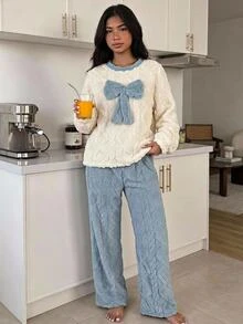 SHEIN 青少年女孩冬季藍色與白色拼接紋理毛絨蝴蝶結長袖長褲睡衣套裝 - 藍白色 - 查看 4