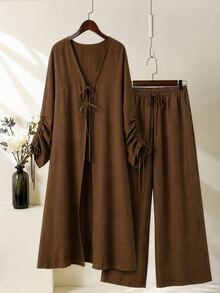 SHEIN LUNE CURVE Setelan 2 Potong untuk Wanita Ukuran Plus: Atasan Lengan Panjang Berkerah V, Kancing Depan, Pita, Tali Serut, dan Celana Panjang Lebar Berlipit, Bahan Linen Imitasi Cokelat Tua. - Coklat - View 2