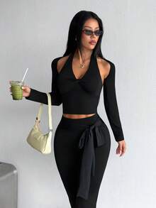 SHEIN Dewbera طقم رياضي من توب بدون ظهر بتصميم ملتوي وحمالة رقبة مع بنطال - الأسود - مشاهدة 5
