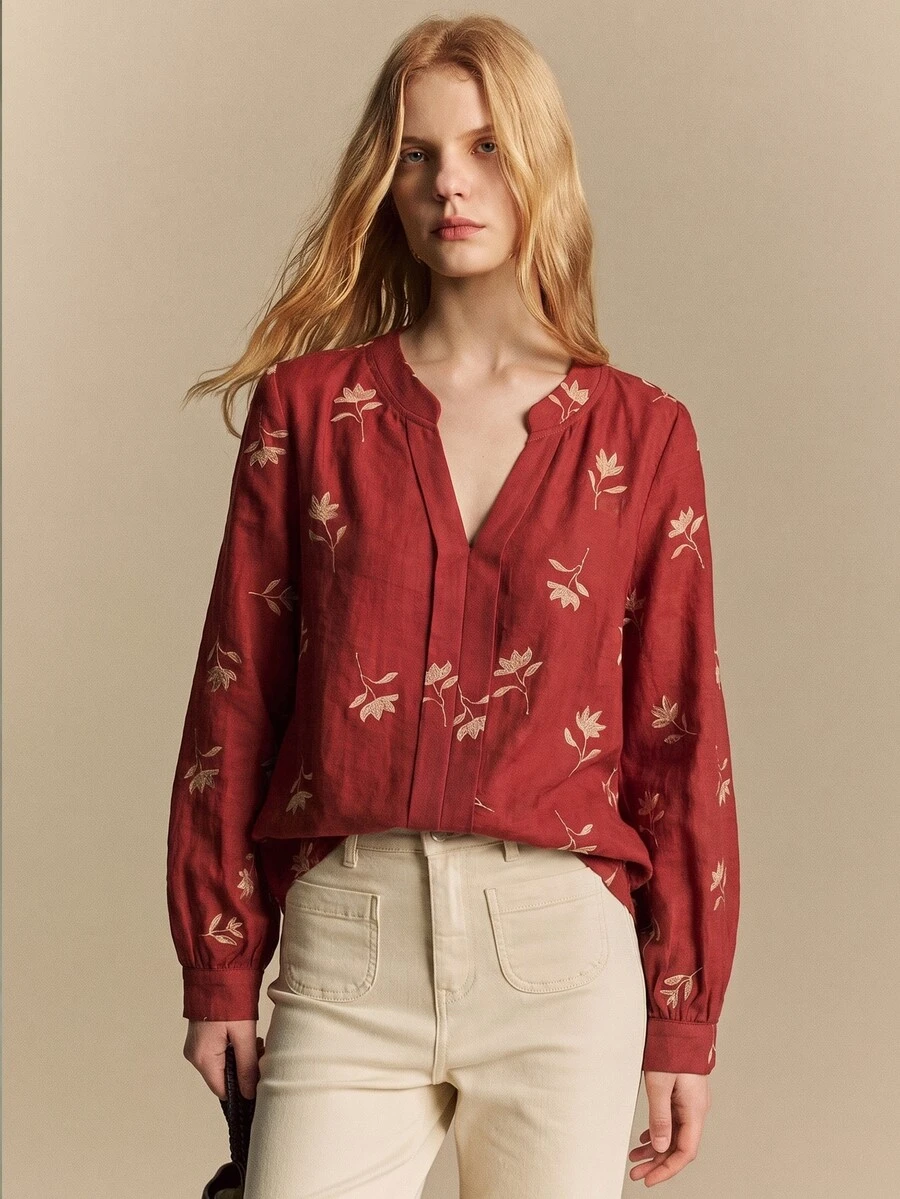 Écloséra Blus Lengan Panjang Wanita Elegan Musim Semi/Panas, Kerah V, Warna Dasar Merah dengan Motif Bunga Kecil Emas, Cocok untuk Jalan-jalan, Kencan, dan Perjalanan Sehari-hari - Merah - View 1