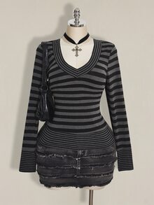 SHEIN CURVE+ 女款大尺碼上衣 22W，秋冬女款大尺碼條紋拼接修身 T 恤 - 黑與白 - 查看 3
