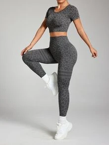 Slayform Slayform Setelan Olahraga Wanita Atasan Lengan Pendek Crop Motif Leopard dan Legging Pinggang Tinggi - Grey - View 3