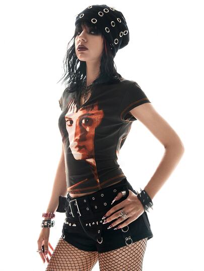 Beetlejuice X ROMWE Camiseta de mujer con estampado gráfico de personaje, estilo streetwear hip hop