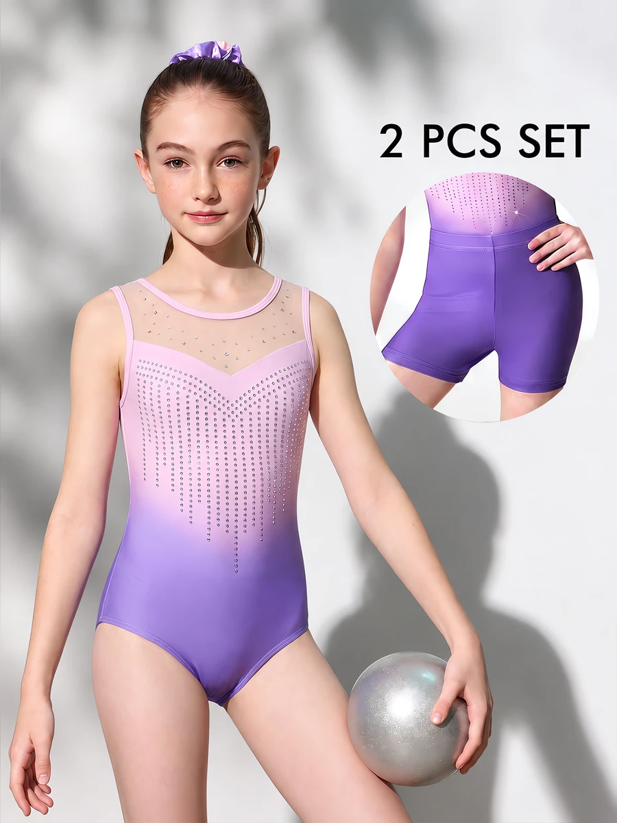 SHEIN Set Baju Senam dan Celana Pendek untuk Anak Perempuan Remaja, Motif Lucu dengan Dekorasi Berlian Imitasi, Cocok untuk Olahraga Atletik, Kompetisi Senam, Tari, Musim Panas, Warna Ungu, Merah Muda, dan Garis-garis Ungu.