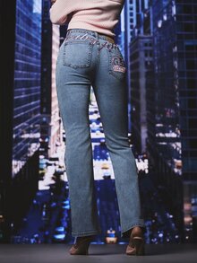 BABYPHAT Celana Jeans Model Flare dengan Logo Bordir Merah Muda dan Detail Mahkota, Pinggang Sedang, Gaya Retro Y2K Denim Bootcut - Medium Wash - View 3