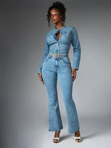 BABYPHAT Celana Jeans Model Flare dengan Logo Bordir Merah Muda dan Detail Mahkota, Pinggang Sedang, Gaya Retro Y2K Denim Bootcut - Medium Wash - View 4
