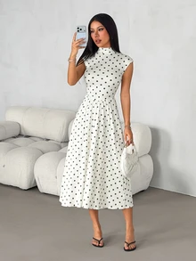 SHEIN PETITE فستان نسائي برقبة عالية وأكمام قصيرة بنقشة نقاط البولكا - أبيض - مشاهدة 9
