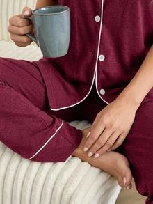 SHEIN طقم بيجاما كلاسيكي بأزرار أمامية – ملابس علوية ناعم بأكمام طويلة & بنطال مريح بساق مستقيمة ملابس منزلية - عنابي اللون - مشاهدة 8
