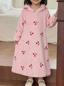 SHEIN KidsYoung 女孩秋冬休閒甜美櫻桃印花保暖內裡加厚雙面珊瑚絨連帽長款家居服睡裙 粉色兒童睡衣 - 淺粉色 - 查看 1