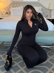Maria Perezxox 女士黑色立领连体裤，饰有品牌标志，弹性修身设计，前拉链，优雅性感的欧式风格 - 黑色 - 查看 3