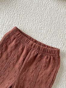 SHEIN 女嬰秋季風格兩件套套裝，棕色粗針編織小立領上衣與喇叭褲套組，黑色蝴蝶結裝飾，85%棉質柔軟透氣，適合日常穿著 - 棕色 - 查看 5