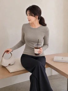 Yumoku Women's Casual Minimalist Basic Solid Color T-Shirt With Built-In Pads, Autumn Everyday Home Grey - Khaki - View 6