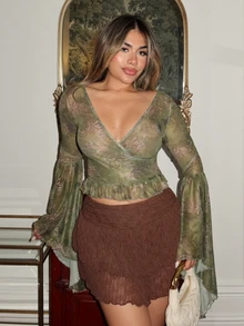Maria Perezxox 复古印花网眼透视 V 领喇叭袖女式上衣 - 綠色 - 查看 1