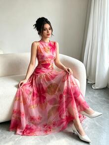 Modelyn 玫瑰紅大花卉植物圖案法式風格女裝，低領無袖收腰長洋裝，腰部百褶設計，花卉圖案淺杏色雪紡洋裝，夏季度假風穿搭，日常優雅服飾 - 彩色 - 查看 6