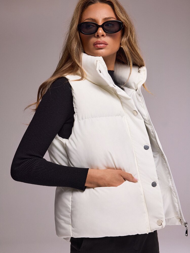 RueChic Enfärgad vit avslappnad puffer-väst med ståkrage och fickor - Beige - Visa 2