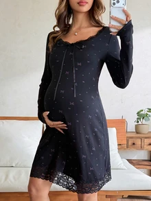 Dazy Maternity 蝴蝶結碎花對比蕾絲飾邊長袖大圓領休閒度假韓風居家日常春秋孕婦洋裝 - 黑色 - 查看 1