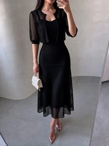 Modelyn Set 2 Potongan Gaun A-Line Elegan Romantis Berbahan Rajut Cokelat dengan Motif Jala Berlian untuk Wanita dan Motif Patchwork Jala Berlian Bertekstur untuk Wanita. - Hitam - View 1