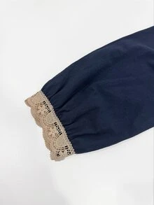 Linhara CURVE Damen-Bluse in großen Größen, lässig-elegant, marineblau, aus reinem Baumwollstoff mit apricotfarbenem Spitzenbesatz an der Knopfleiste, Brusttasche, Langarm, für Brunch und formelle Anlässe - Blau - Übersicht 5