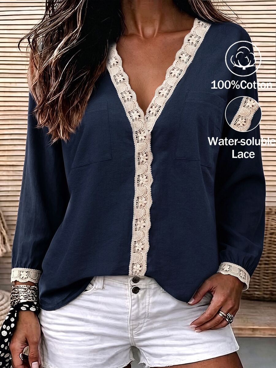 Linhara CURVE Damen-Bluse in großen Größen, lässig-elegant, marineblau, aus reinem Baumwollstoff mit apricotfarbenem Spitzenbesatz an der Knopfleiste, Brusttasche, Langarm, für Brunch und formelle Anlässe - Blau - Übersicht 1