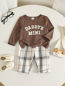 SHEIN 中性嬰兒男/女童、幼兒 2 件組秋冬休閒可愛親子標語印花睡衣套裝居家服，嬰兒睡衣 - 摩卡棕 - 查看 6