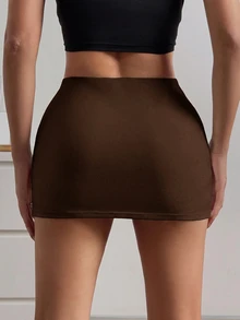 SHEIN EZwear عبوة من 2 قطعة تنورة قصيرة كاجوال متعددة الاستخدامات بلون موحد للنساء - بني - مشاهدة 2