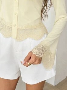 Easowa 女款圓領對比蕾絲單排扣時尚T恤 - 淡黃色 - 查看 6
