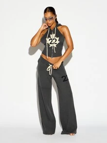 SUMWON WOMEN Celana Rajut Kaki Lebar dengan Cetakan Nomor Varsity 22, Pinggang Tali Serut dan Detail Intarsia Daun Maple Gaya Musim Gugur dan Dingin - Grey - View 5