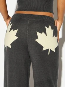 SUMWON WOMEN Celana Rajut Kaki Lebar dengan Cetakan Nomor Varsity 22, Pinggang Tali Serut dan Detail Intarsia Daun Maple Gaya Musim Gugur dan Dingin - Grey - View 6