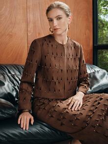 Anewsta Jaket Lengan Panjang Wanita Musim Gugur/Dingin Terbaru dengan Desain Kain Mirip Suede, Motif Jacquard Burnout, Leher Bulat, dan Hiasan Manik-manik di Seluruh Permukaan - Coffee Brown - View 4