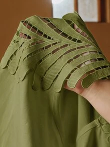 Anewsta 女款優雅度假風領口拼接葉片蕾絲綠色短袖T恤 - 綠色 - 查看 9