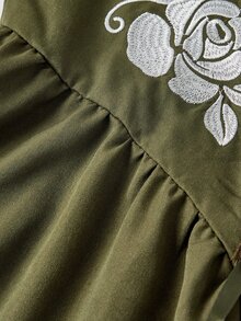 Skyraze Gaun Panjang Wanita dengan Desain Ikat Pinggang dan Bordir Bunga - Hijau Tentara - View 7