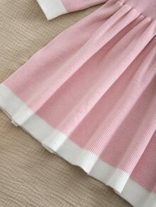 SHEIN 女童粉色針織洋裝，秋季新品，學院風、航海風、小公主風，領口設計，藍白拼色，娃娃洋裝 - 粉色 - 查看 5