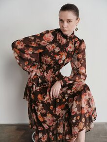 Aveloria Modichic 女款雪紡高腰收腰 A 字蛋糕層次裙洋裝，高領荷葉邊設計，彈性腰褶皺，三層下擺，長袖袖口 - 彩色 - 查看 3