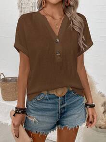 EMERY ROSE Camiseta informal de mujer de manga corta con cuello en V y diseño de botones en unicolor - Marrón - Ver 3