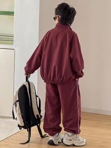KidsTweenboy 男童休閒韓系寬鬆運動戶外立領夾克與慢跑褲套裝，適合秋冬、學校、家庭聚會、度假、派對，秋季穿搭、冬季穿搭，男童套裝 - 酒紅色 - 查看 3