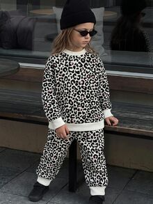 THE HAPPY LOOK 2pcs Young Girl Leopard Print Knit Soft Crew Neck Long Sleeve Pullover Sweatshirt And Elastic Waist Jogger Pants Set - Apricot - View 7