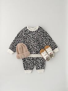 THE HAPPY LOOK 2pcs Young Girl Leopard Print Knit Soft Crew Neck Long Sleeve Pullover Sweatshirt And Elastic Waist Jogger Pants Set - Apricot - View 3