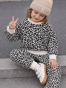 THE HAPPY LOOK 2pcs Young Girl Leopard Print Knit Soft Crew Neck Long Sleeve Pullover Sweatshirt And Elastic Waist Jogger Pants Set - Apricot - View 1