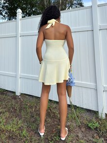 Alexandranx 深 V 领露背短裙，低领百搭修身迷你连衣裙 - 黃色 - 查看 2