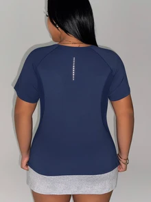 SHEIN Sports 大码女式简约纯色插肩短袖塑身运动T恤，夏季 - 藏蓝色 - 查看 2