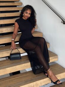 Alexandranx Women's Elegant Minimalist Fashion Commute Casual Round Neck Tight Mesh Sheer Hem Black Sweater Dress, Suitable For Spring/Summer - Black - View 5