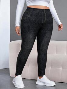 SHEIN CURVE+ سروال ضيق نسائي بمقاسات كبيرة، بطبعة تأثير الجينز، خصر عالي مرن مع خياطة متباينة، مناسب للمقاسات الكبيرة 5XL-8XL - الأسود - مشاهدة 4