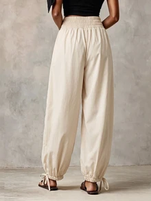 SHEIN Bagian pinggangnya menggunakan karet elastis + tali serut. Celana longgar model lentera ini cocok untuk dipakai sehari-hari. - Aprikot - View 2